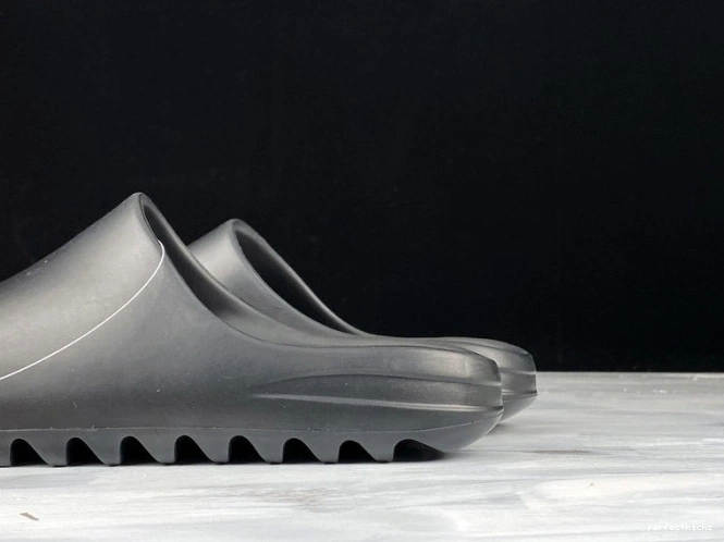 Slide Adidas Black FX0495 Yeezy 0806